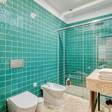 Апартаменты Downtown Retreat *