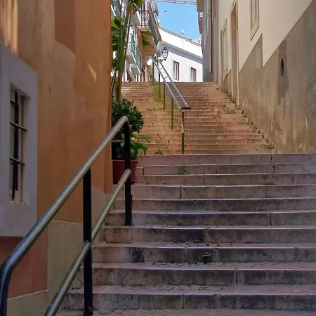 Апартаменты Downtown Retreat *