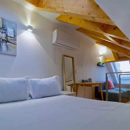 Апартаменты Downtown Retreat