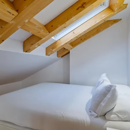 Апартаменты Downtown Retreat *