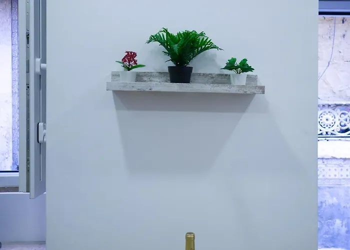 Апартаменти Downtown Retreat