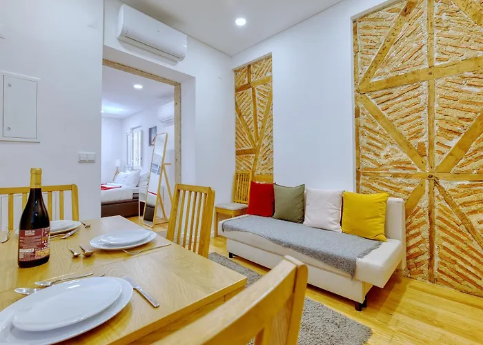 Апартаменти Downtown Retreat