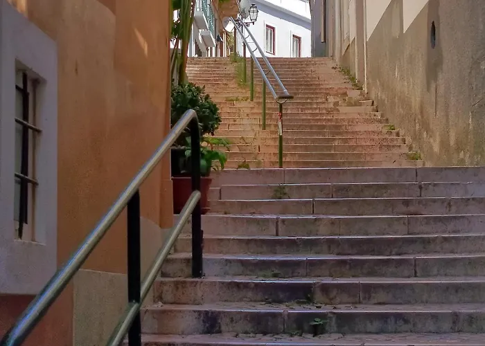 Апартаменти Downtown Retreat *