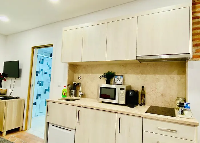 Апартаменти Downtown Retreat *