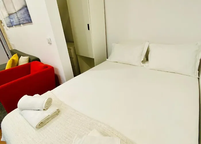 Downtown Retreat Апартаменти