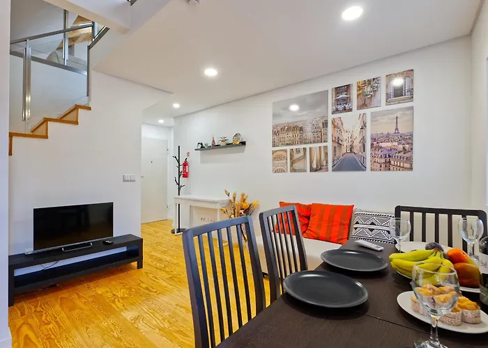 Апартаменти Downtown Retreat *