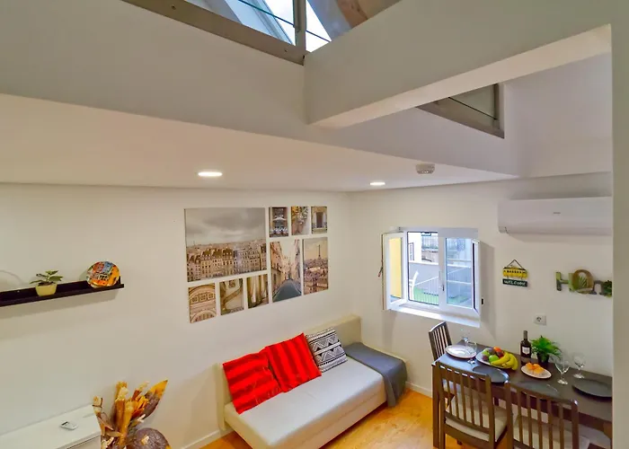 Апартаменти Downtown Retreat *