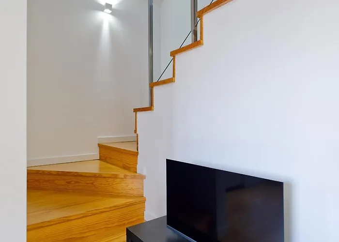 Апартаменти Downtown Retreat *