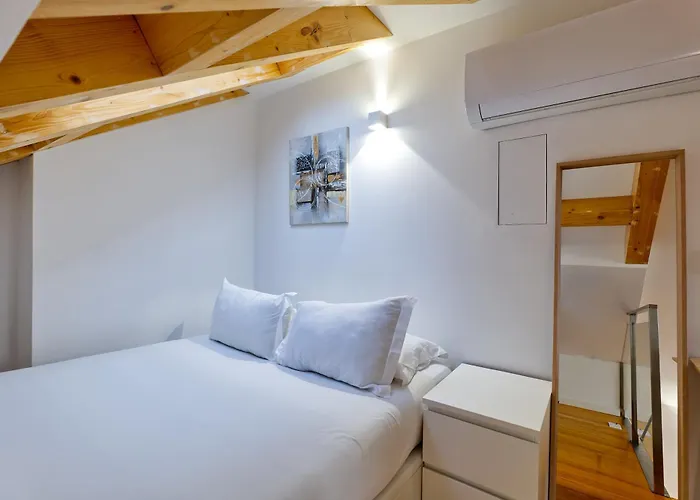 Downtown Retreat Апартаменти