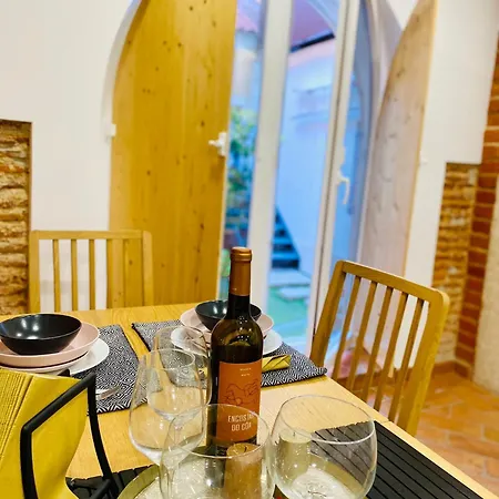 Daire Downtown Retreat *